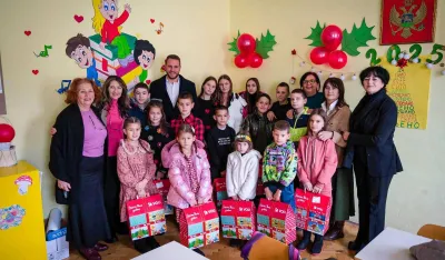 Uručeni novogodi&scaron;nji paketići mali&scaron;anima iz JU O&Scaron; "Du&scaron;an Đukanović" i korisnicima dnevnog centra