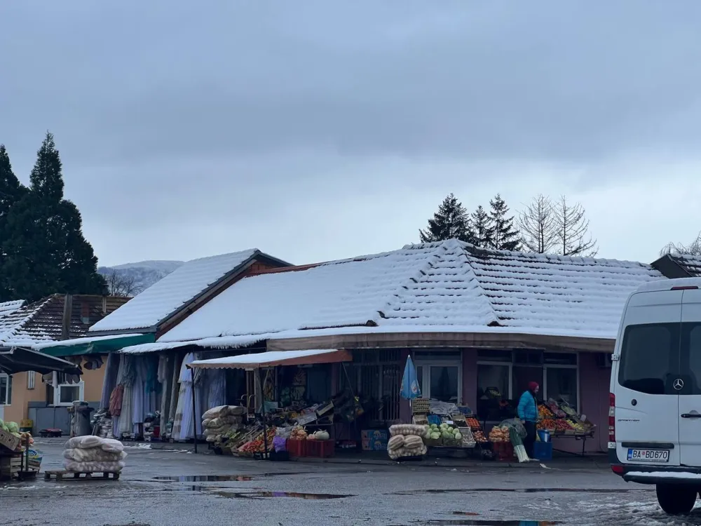 Vlasnici i zakupci lokala i tezgi na buvljoj pijaci u Beranama: Lidlu ponuditi drugu lokaciju