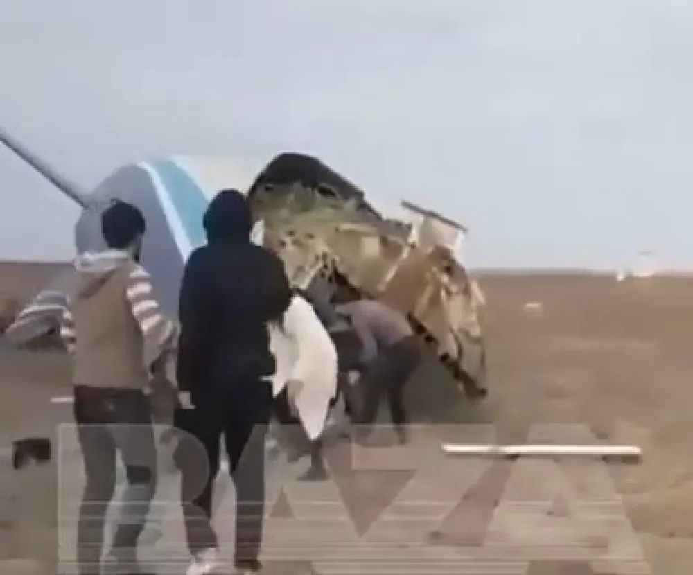 Azerbejdžan Erlajns: Avion se sru&scaron;io zbog fizičkih i tehničkih spoljnih smetnji