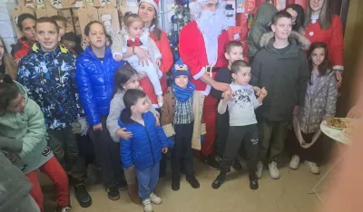 Oko 500 novogodi&scaron;njih paketića podijeljeno djeci i mladima sa smetnjama u razvoju