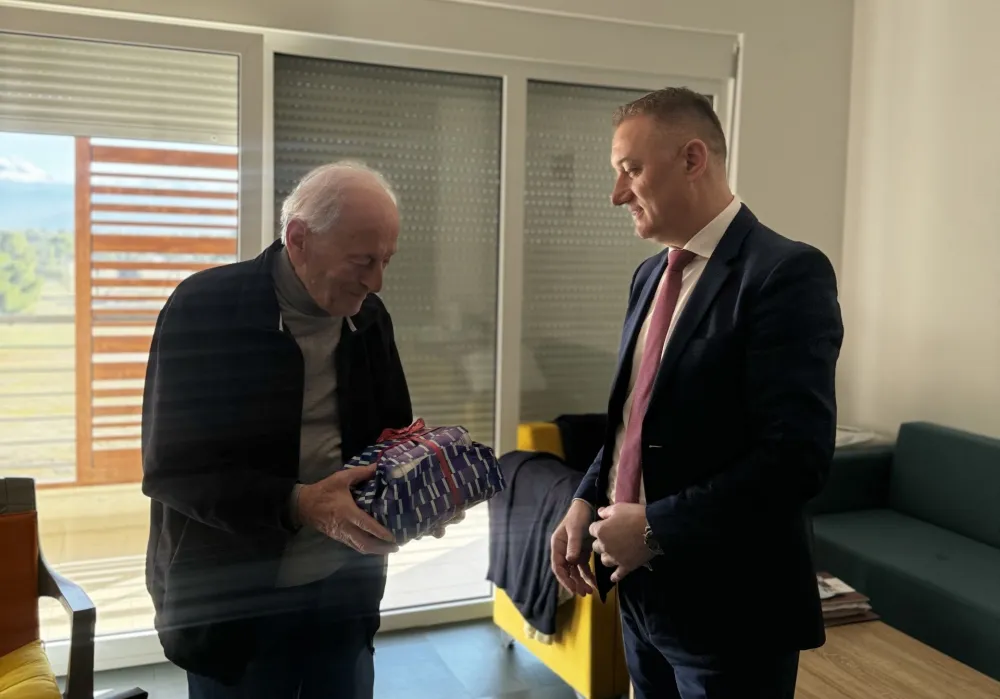 (FOTO) Gutić: Bolji uslovi rada za zaposlene u domovima starih prioritet za kvalitetnu njegu korisnika