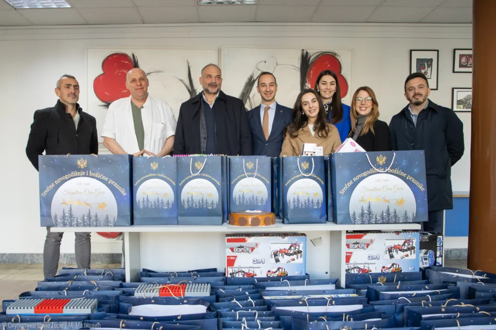 Uručeni donacija i pokloni Institutu za bolesti djece KCCG