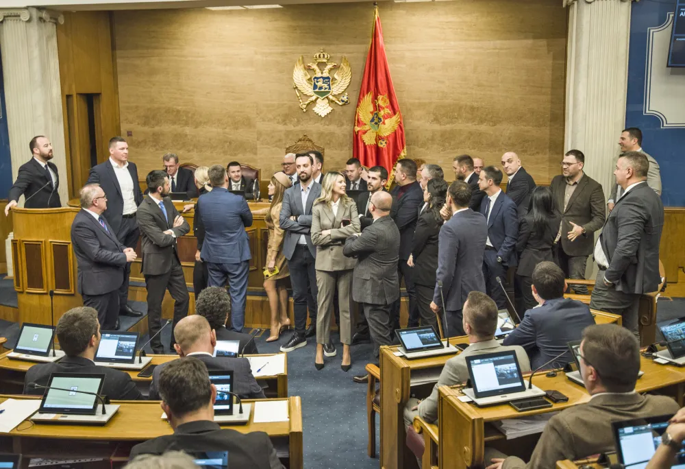 Nanizani uspjesi, dobici, razdori i gubici