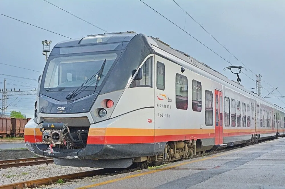 Kamenovan voz na pruzi Nik&scaron;ić - Podgorica