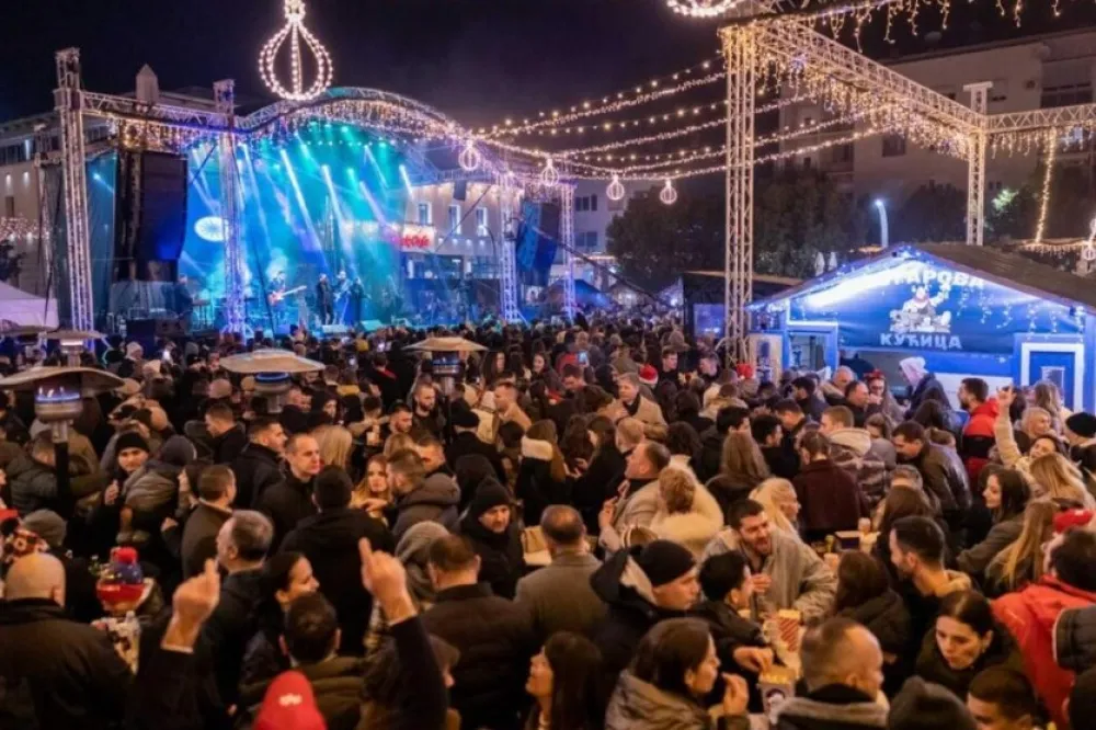 (VIDEO) Lokalni bendovi uveli Podgoričane u 2025. godinu