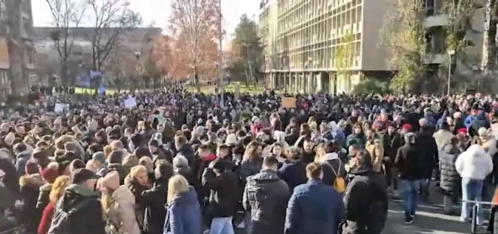 U Beogradu i Novom Sadu odata po&scaron;ta stradalima na Željezničkoj stanici