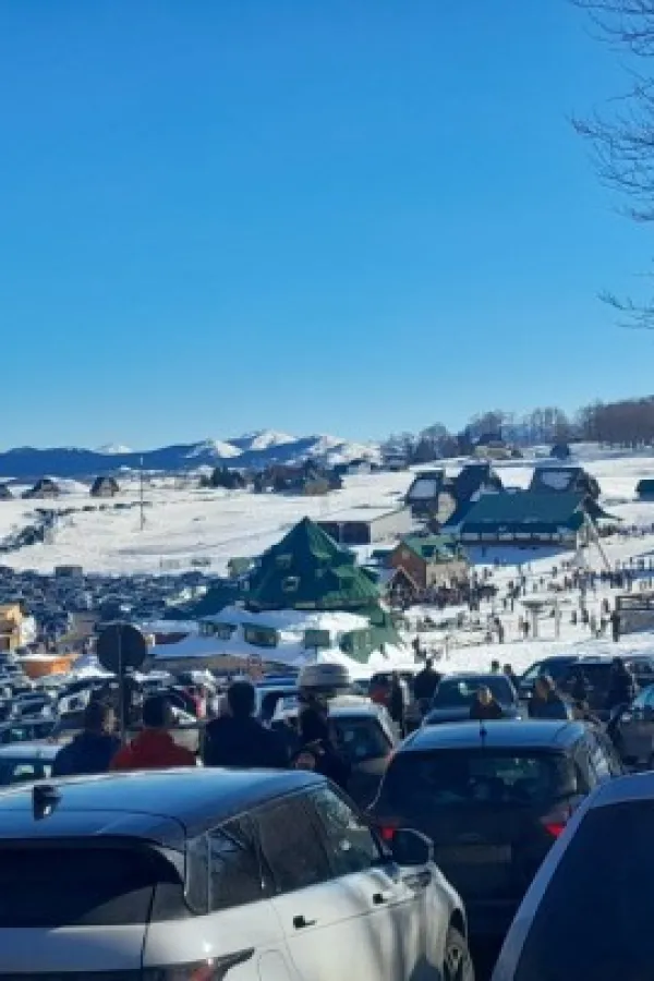 Saobraćajni kolaps na Žabljaku