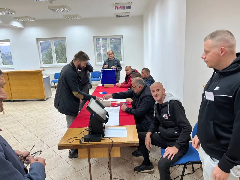 Локални избори одржани 2. јуна, владајућа већина договорена тек у септембру