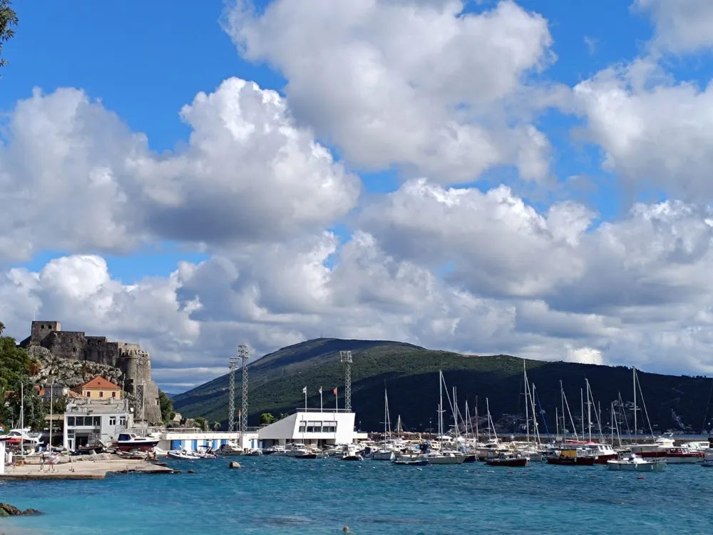 U Herceg Novom 2,4 hiljade turista