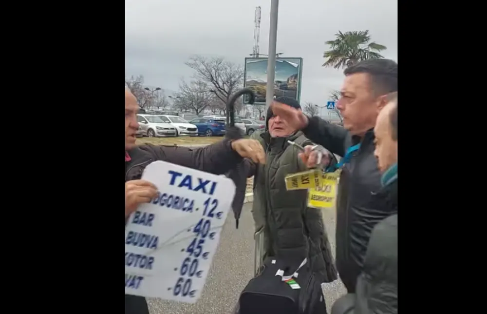 (VIDEO) Sukob taksista ispred Aerodroma: Napadnut vozač zbog niže cijene prevoza