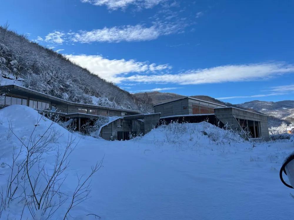 Vlada pet godina ćuti, a Kuća voća urasta u korov