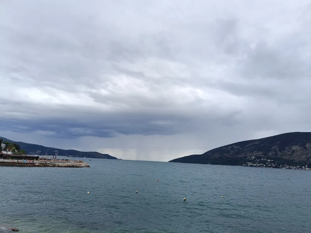 Sjutra oblačno, ki&scaron;a u jutarnjim časovima