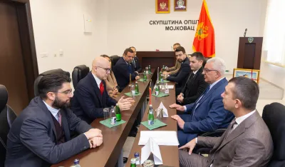 (FOTO) Mandić sa Vučevićem: Bratski sastanak od velike važnosti za snaženje odnosa Crne Gore i Srbije