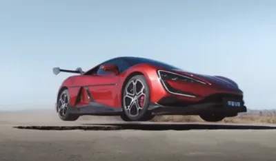 (VIDEO) Supersportski model: Kineski automobil koji preskače rupe na putu