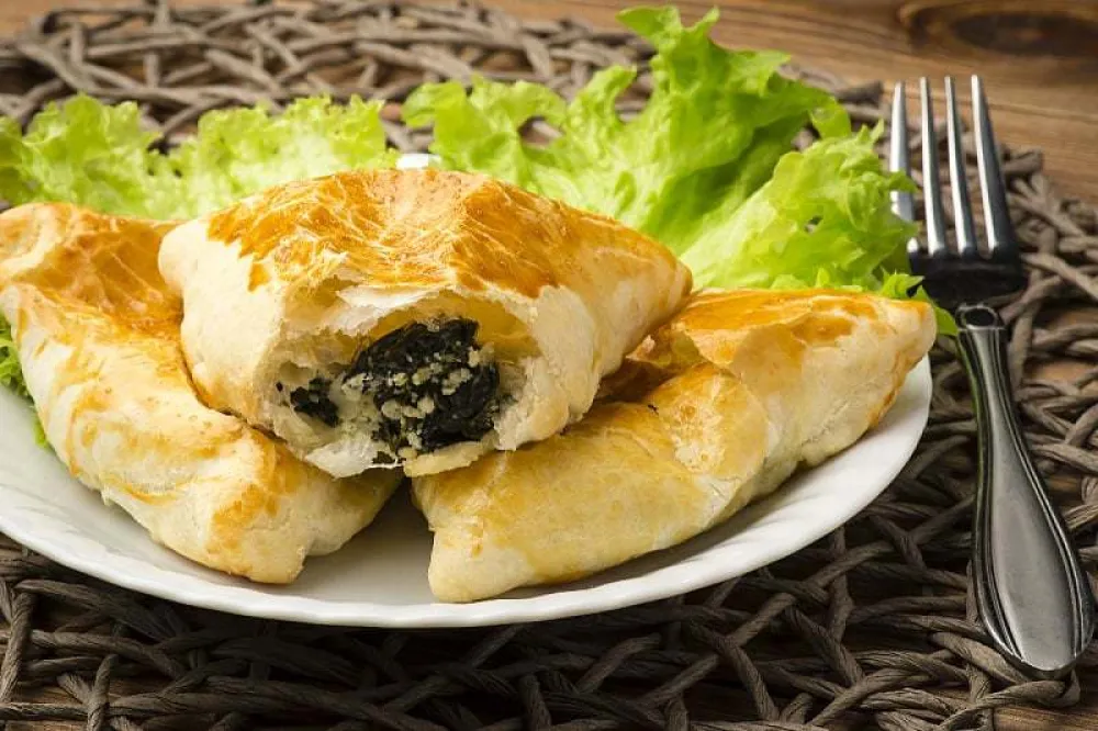 Napraviti najhrskavije lisnate trouglove&nbsp;sa sirom i spanaćem&nbsp;