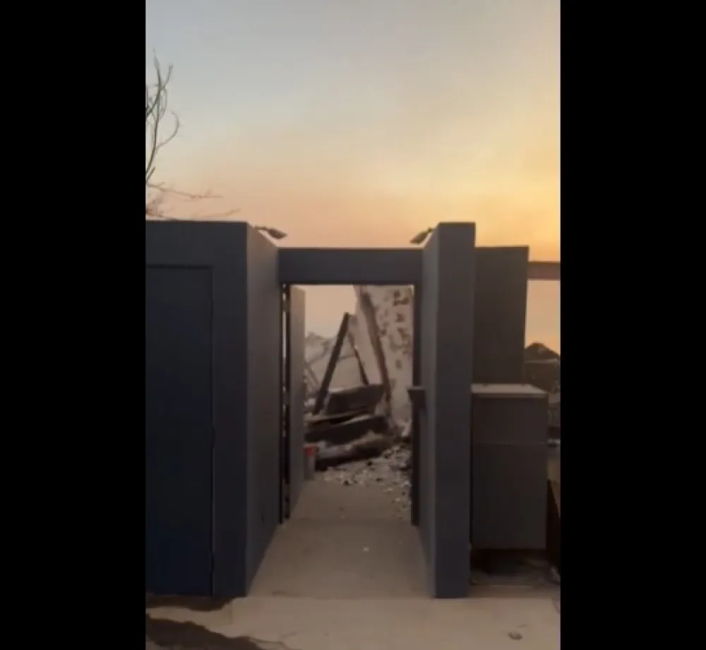 (VIDEO) Paris Hilton podijelila video snimak svoje uni&scaron;tene kuće u Malibuu