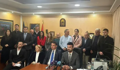 Jovanović: U Budvi proglasiti vanredno stanje, BIL lica drže dio odbornika kao taoce, državni vrh hitno da reaguje