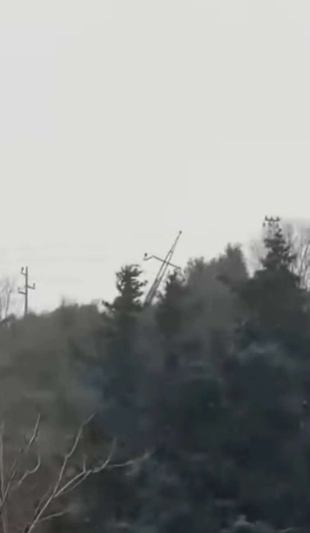 Vjetar oborio dalekovod u naselju Pinje&scaron;