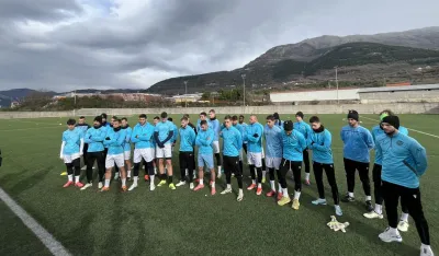 Sa okupljanja nebeskoplavih