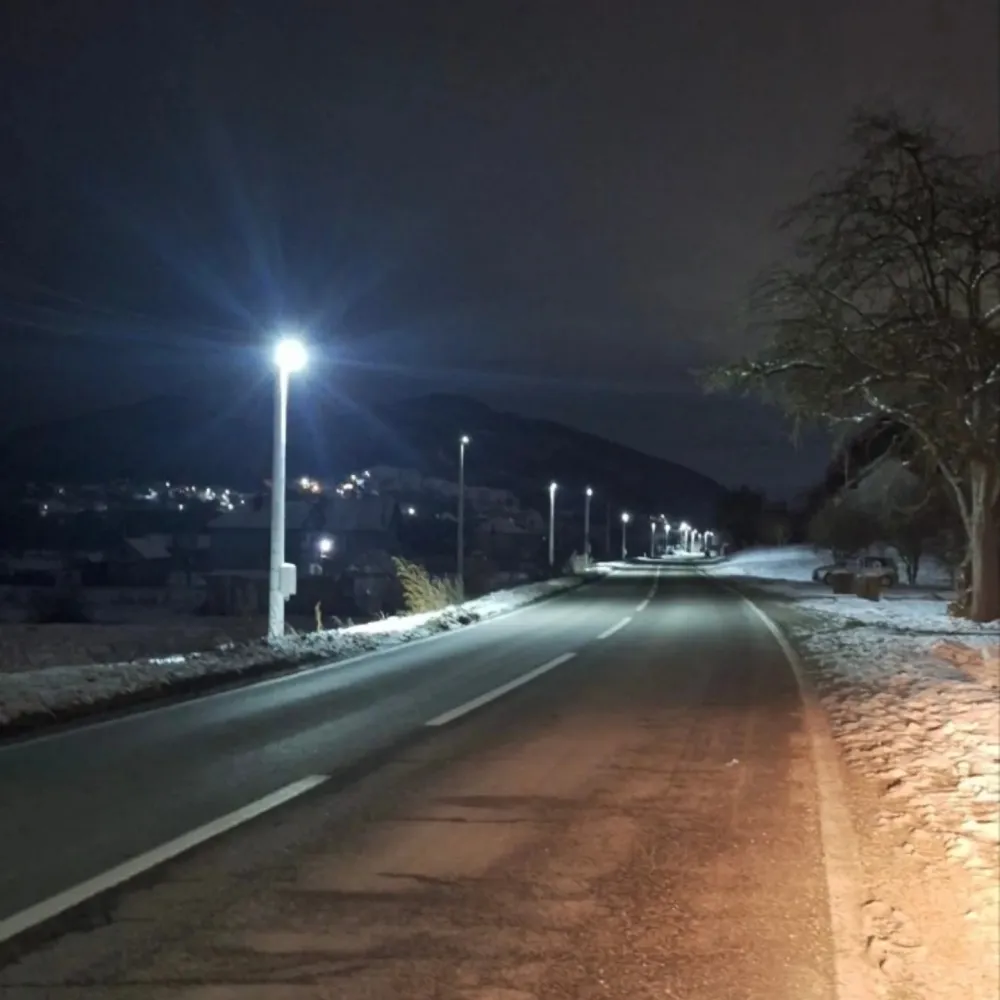 Javna rasvjeta konačno u funkciji, trotoara nema