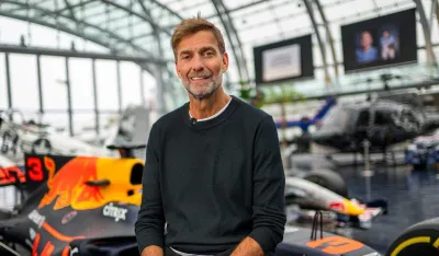 Klop u garaži Red Bula