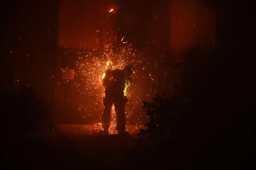 Broj poginulih u požaru u Los Anđelesu porastao na 25