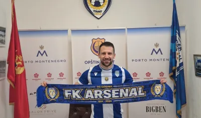 Nikolić na predstavljanju