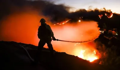 Nepreduje borba protiv požara u Los Anđelesu
