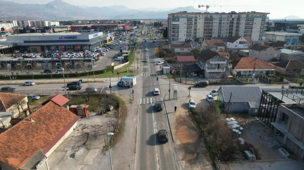 (VIDEO) Devet godina se priča, a sa vlasnicima niko ne razgovara: U Ulici Vojisavljevića ni kvadrat nije eksproprisan