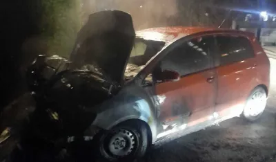 Uhap&scaron;ena trojica Nik&scaron;ićanina zbog sumnje da su zapali vozilo