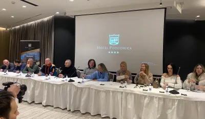 (FOTO/VIDEO) Legende devedesetih u Podgorici: Pjesme osvojile srca novih generacija