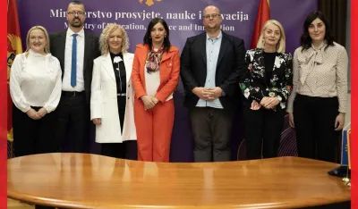 Ministarka prosvjete, nauke i inovacija, prof. dr Anđela Jak&scaron;ić-Stojanović, uručila je danas Državnu nagradu "Oktoih" dobitnicima za 2024. godinu.