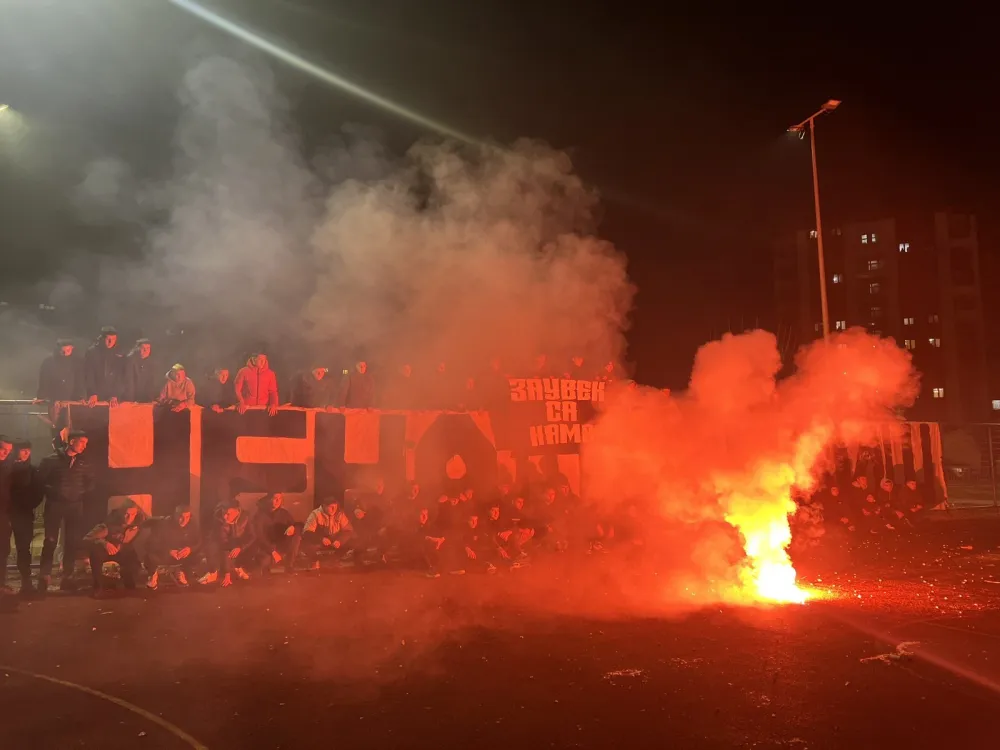 (VIDEO) Drugovi bakljadom obilježili dvije godine od smrti dječaka Nenada Vukajlovica