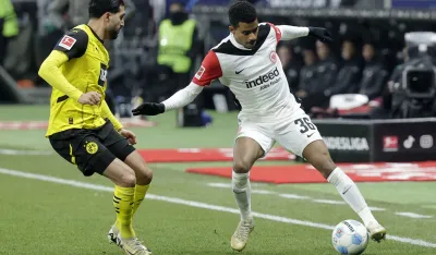 Ajntraht slavio u duelu sa Dortmundom