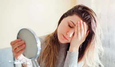 Za&scaron;to nam se kosa brzo masti: Osam&nbsp;podmuklih razloga