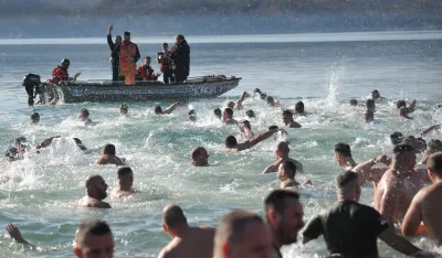 Plivanje za Časni krst na Krupcu