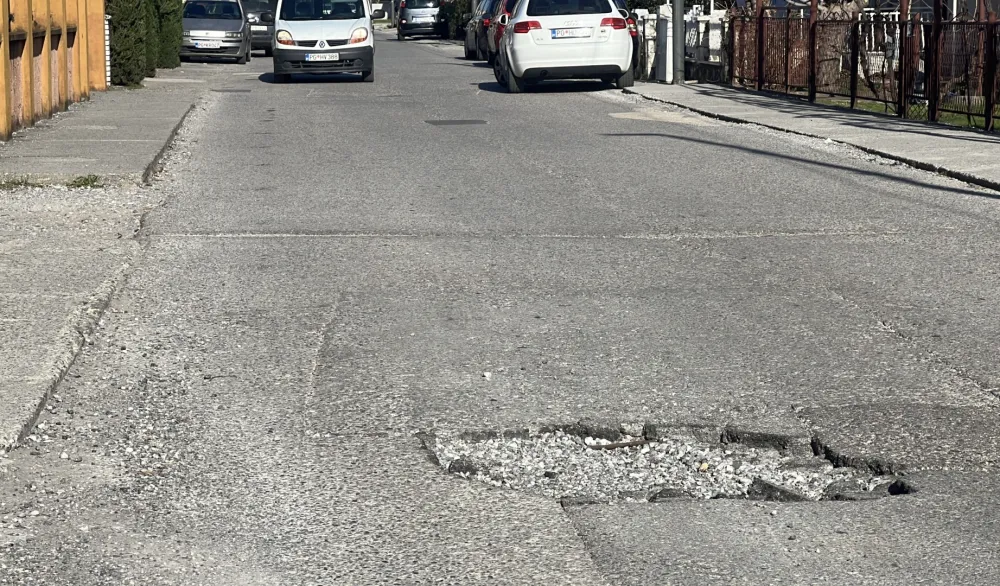 (VIDEO) Stanovnici ulice Cara Lazara traže hitnu rekonstrukciju: I zakrpe na asfalti ponovo krpljene