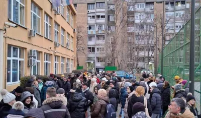 &Scaron;irom Novog Sada skupovi podr&scaron;ke roditelja nastavnicima u obustavi rada