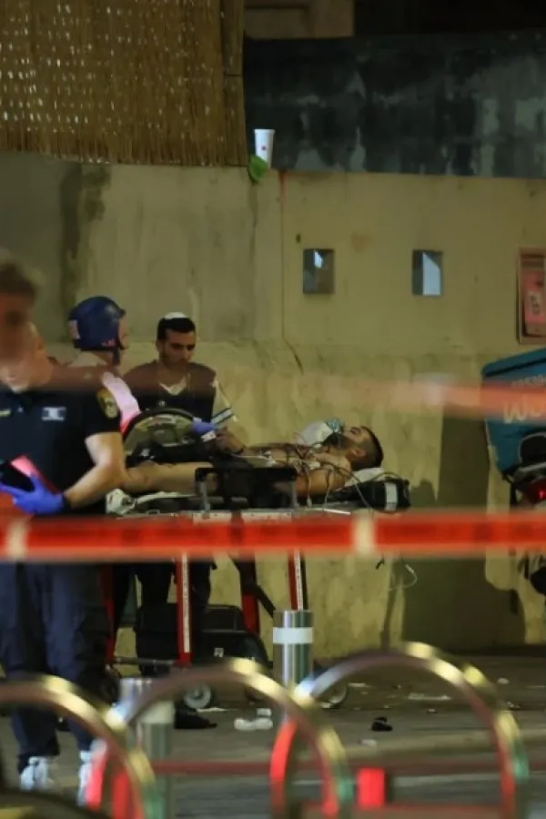 (FOTO/VIDEO) Napad nožem u Tel Avivu: Ranjeno četvoro, napadač ubjien