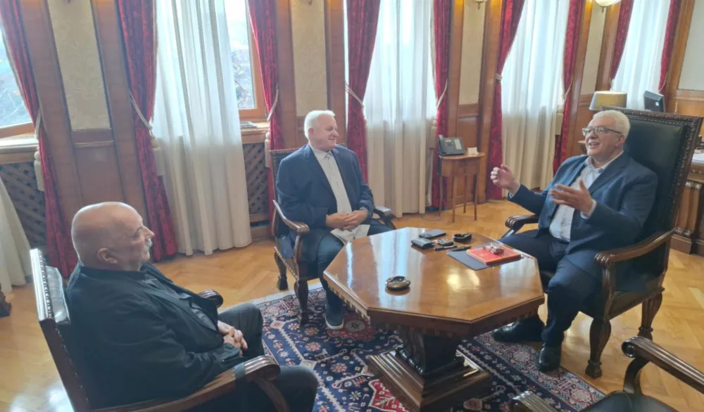 Mandić sa predstavnicima Udruženja novinara