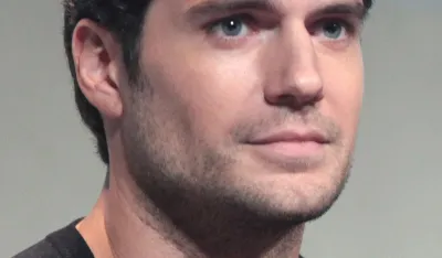 Najpoželjniji neženja staje na ludi kamen? Djevojka čuvenog "Supermena" pro&scaron;etala dijamanstki prsten