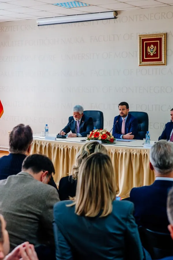 Milatović i Pavel sa studentima FPN