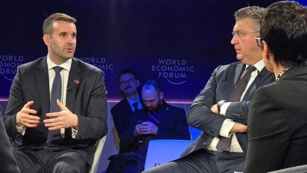 (FOTO) (FOTO) Plenković: Lideri EU pozitivni ka prijemu novih članica, Spajić: Crna Gora želi da izgradi sistem