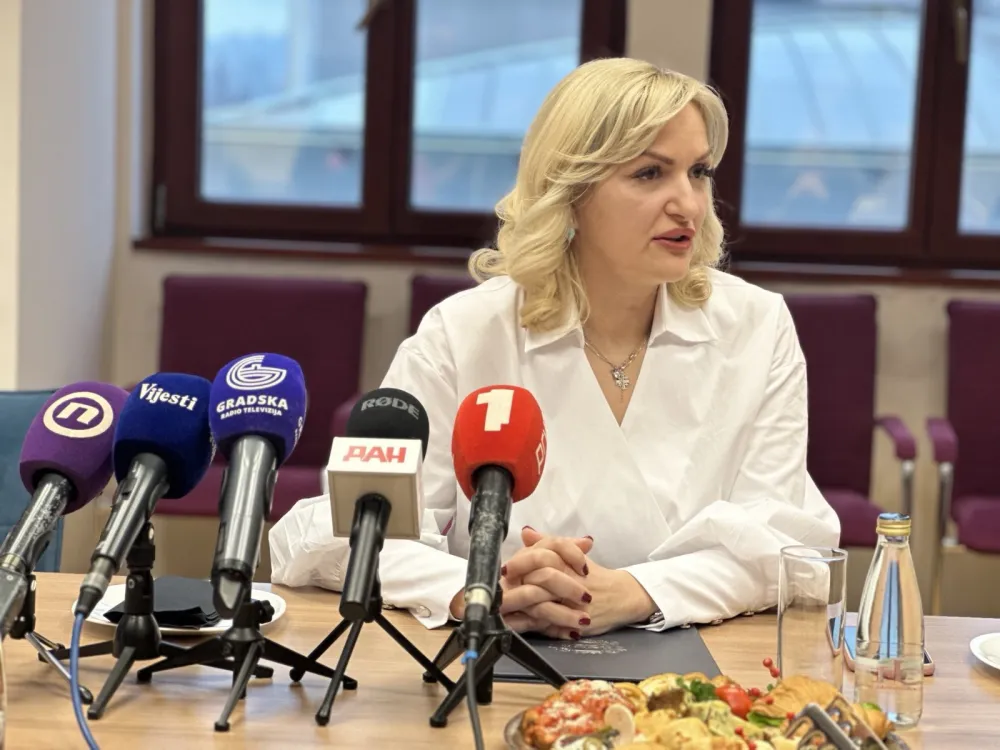 Borovinić Bojović na radnom doručkom sa novinarima: Skup&scaron;tina je pokretačka snaga Podgorice