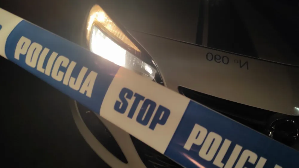 APEL UPRAVE POLICIJE: U protekla 24 sata stradale dvije osobe, vozači usporite!