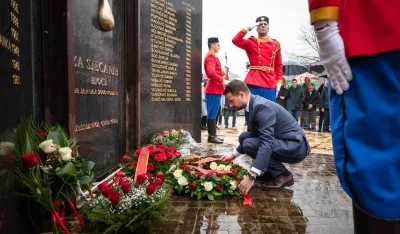 Milatović odao počast žrtvama nesreće na Bioču: Nadležno tužila&scaron;tvo i Skup&scaron;tina da preispitaju vođene postupke