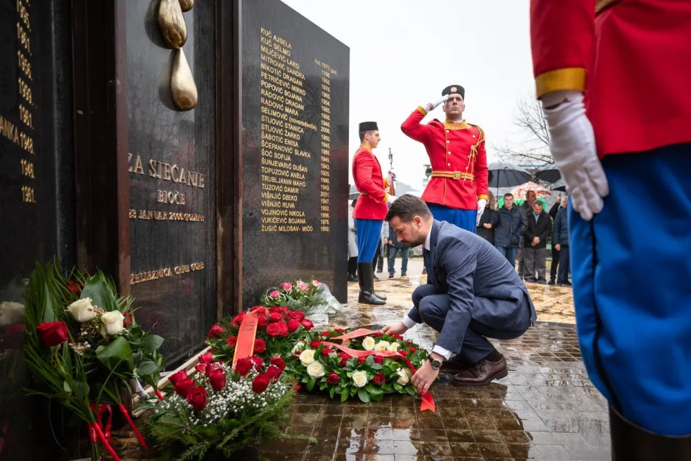 Milatović odao počast žrtvama nesreće na Bioču: Nadležno tužila&scaron;tvo i Skup&scaron;tina da preispitaju vođene postupke