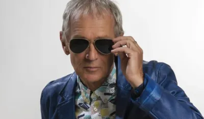 Singlom "Polomiću telefon" kantautor Srđan Marjanović najavljuje novi album