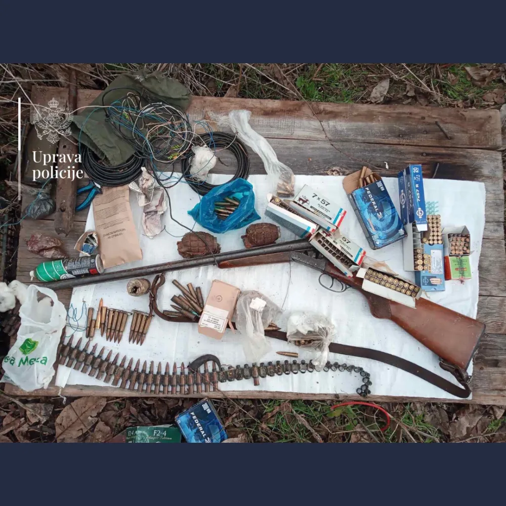 Policija pretresom u Pljevljima oduzela pu&scaron;ku, ručne bombe, municiju