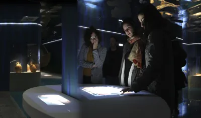  Susret ba&scaron;tine i tehnologije: Digitalna transformacija muzeja